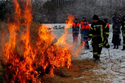 Foto des Albums: Weihnachtsbaumverbrennen der Jugendfeuerwehr (24.01.2015)