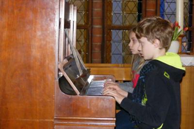 Foto des Albums: Wettbewerbsteilnehmer gestalten Kirchencafé