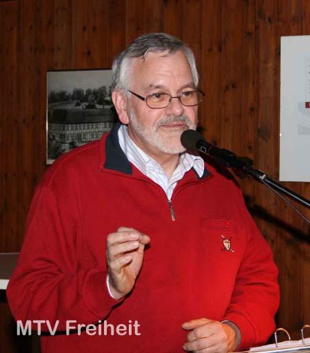 Bild: Kassenwart Klaus Dobroschke berichtet von den finanziellen Angelegenheiten.