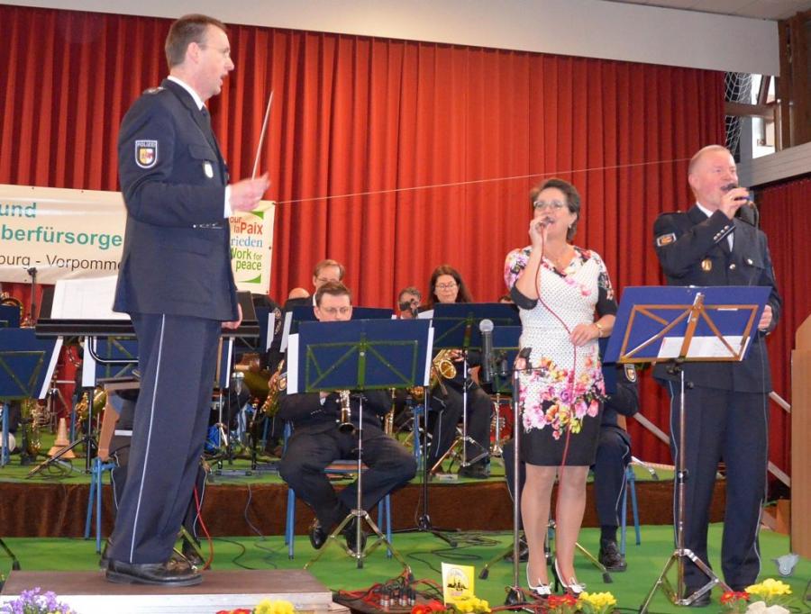 Bild: Mit einem abwechslungsreichen Programm erfreute das Landespolizeiorchester die Gäste.