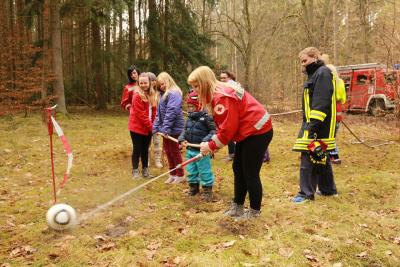 Station 3: Geschicklichkeit mit dem Wasserstrahl 