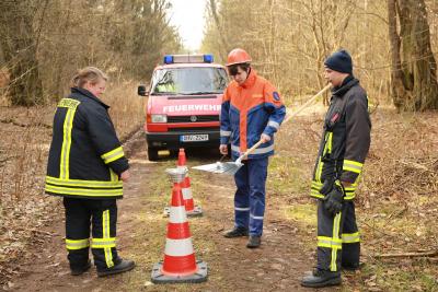 ... mit der Feuerpatsche einen Tischtennisball umsetze. 