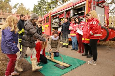 Station 2: Geschicklichkeit mit Pressluft 