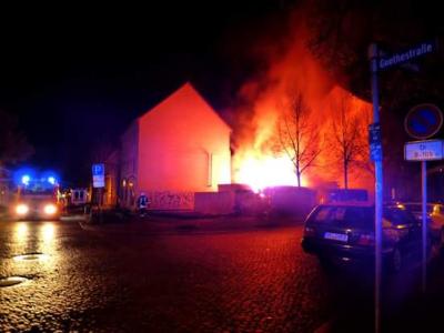 Foto des Albums: Einsatz 087/2015 - Gebäudebrand