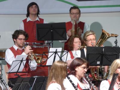 Foto des Albums: Frühjahrskonzert des Musikvereins Frohsinn Lindenberg und der Jugendkapelle Buchloe-Lindenberg (25. 04. 2015)