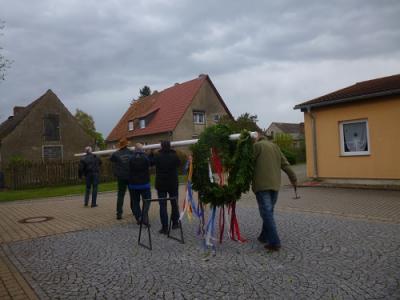 Foto des Albums: Maibaum aufstellen Friedrichsaue