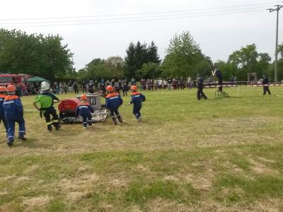 Foto des Albums: Gemeindeausscheid und 80. Jahre Freiwillige Feuerwehr Wüstermarke Mai 2015