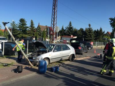Foto des Albums: Einsatz 105/2015 - auslaufende Betriebsstoffe nach VU