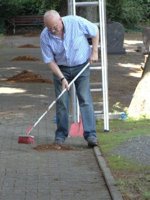 Foto des Albums: Bürgeraktion auf dem Friedhof Malborn