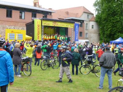 Foto des Albums: Tour de Prignitz 2015 - Start in Meyenburg (01. 06. 2015)