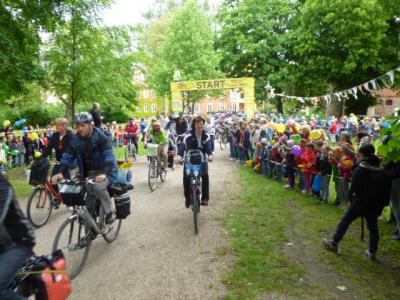 Foto des Albums: Tour de Prignitz 2015 - Start in Meyenburg (01. 06. 2015)