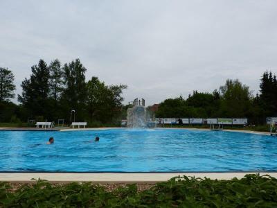 Foto des Albums: Eröffnung der Saison des Freizeitbades Grasleben Mai 2015