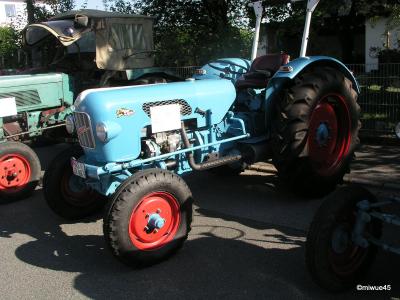 Foto des Albums: Dorffest 2015 - Oldtimer