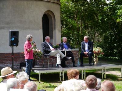 Foto des Albums: Besuch von Manfred Stolpe in Butzow (29.06.2015)