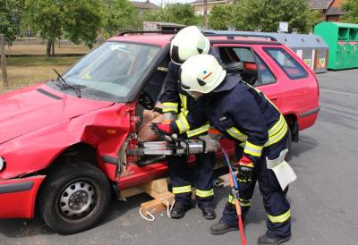 Foto des Albums: Ausbildung Hilfeleistung - Verkehrsunfall (18. 07. 2015)