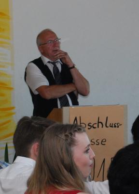 Foto des Albums: Entlassfeier der 9. Klasse (21.07.2015)