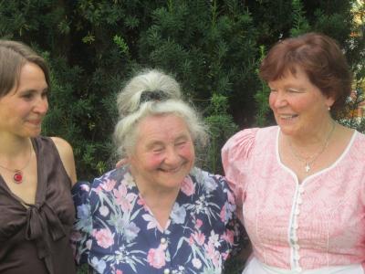 Foto des Albums: 80. Geb.Tag unserer "Oma" Regina Gimpl