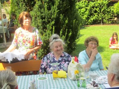 Foto des Albums: 80. Geb.Tag unserer "Oma" Regina Gimpl