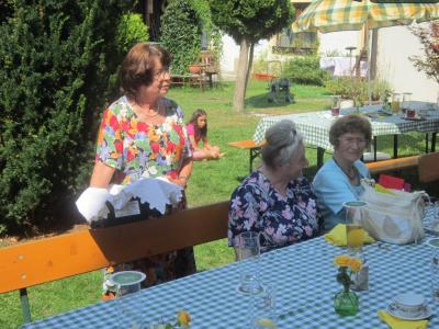 Foto des Albums: 80. Geb.Tag unserer "Oma" Regina Gimpl