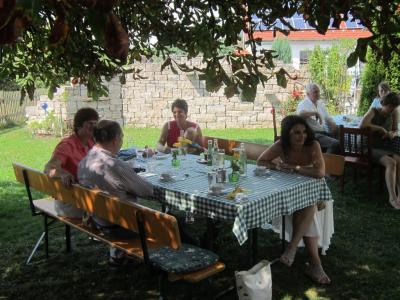 Foto des Albums: 80. Geb.Tag unserer "Oma" Regina Gimpl