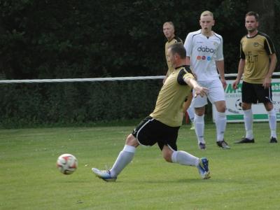 Foto des Albums: Pokalspiel HSV II - TuS II