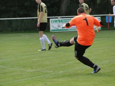 Foto des Albums: Pokalspiel HSV II - TuS II