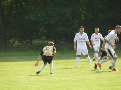 Foto des Albums: Pokalspiel HSV II - TuS II