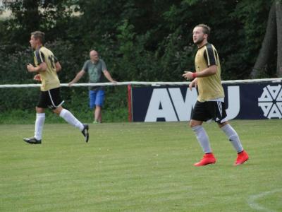 Foto des Albums: Pokalspiel HSV II - TuS II