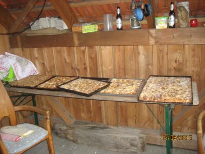 Foto des Albums: Backen im Steinbackofen