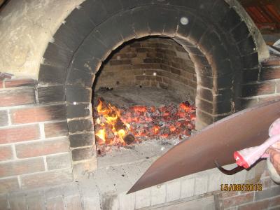 Foto des Albums: Backen im Steinbackofen