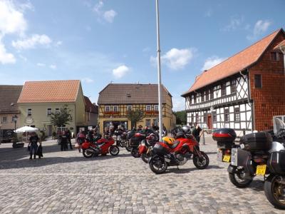 Foto des Albums: Biker aus Essex auf dem Marktplatz (26. 08. 2015)