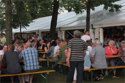 Foto des Albums: Wiesenfest (18. 07. 2015)