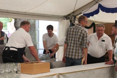 Foto des Albums: Wiesenfest (18. 07. 2015)