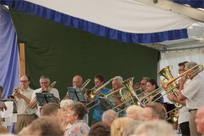 Foto des Albums: Wiesenfest (18. 07. 2015)