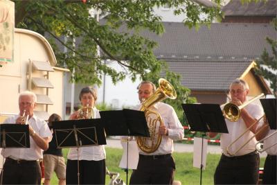 Foto des Albums: Wiesenfest (18. 07. 2015)