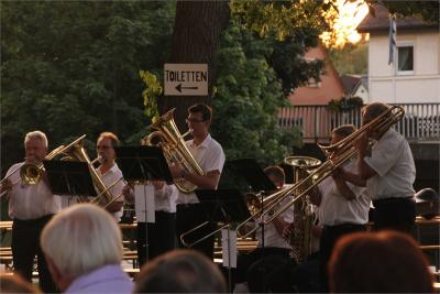 Foto des Albums: Wiesenfest (18. 07. 2015)