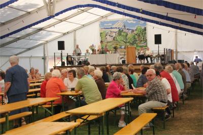 Foto des Albums: Wiesenfest (18. 07. 2015)