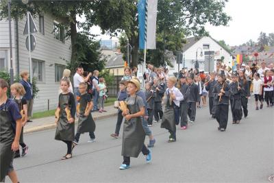 Foto des Albums: Wiesenfest (18. 07. 2015)