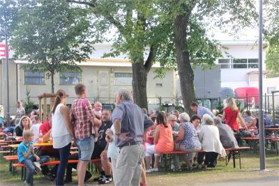 Foto des Albums: Wiesenfest (18. 07. 2015)