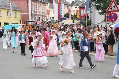 Foto des Albums: Wiesenfest (18. 07. 2015)