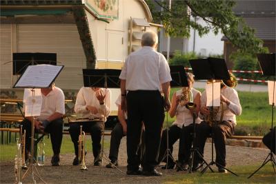 Foto des Albums: Wiesenfest (18. 07. 2015)