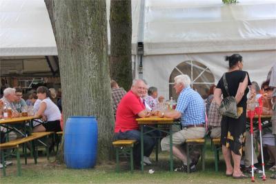 Foto des Albums: Wiesenfest (18. 07. 2015)