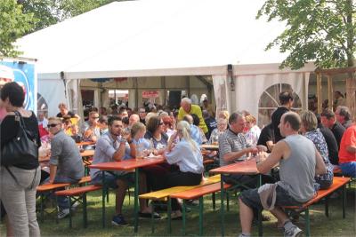 Foto des Albums: Wiesenfest (18. 07. 2015)