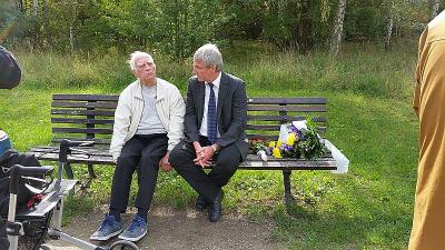 Foto des Albums: Bilder vom Besuch einer Norwegischen Delegation mit Zeitzeuge Sigurd Syversen im Geschichtspark Falkensee