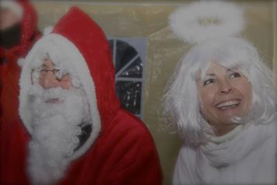 Foto des Albums: Aufstellen ds Weihnachtsbaumes in Leezen, Schloßlatz