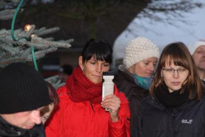 Foto des Albums: Aufstellen ds Weihnachtsbaumes in Leezen, Schloßlatz