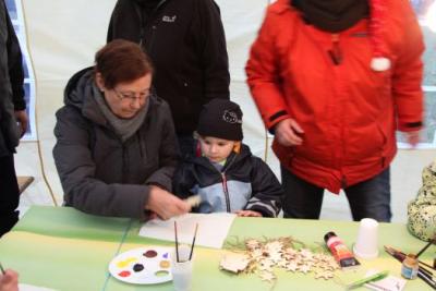 Foto des Albums: Aufstellen ds Weihnachtsbaumes in Leezen, Schloßlatz