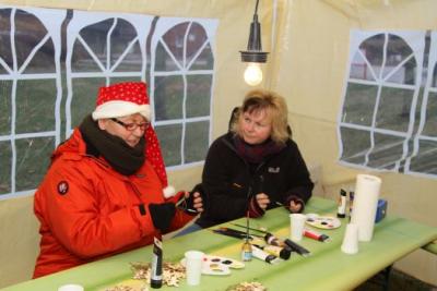 Foto des Albums: Aufstellen ds Weihnachtsbaumes in Leezen, Schloßlatz