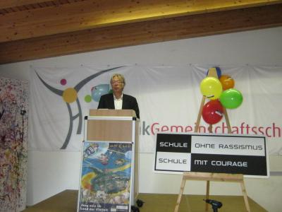 Der Pate Dr. Ernst-Dieter Rossmann lobte das Engagement der Sch&uuml;lerinnen und Sch&uuml;ler. 