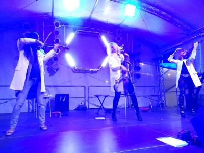 Foto des Albums: JUMP - ein Feuerwerk aus Klassik und Rock beim Stadtfest (03.10.2015)